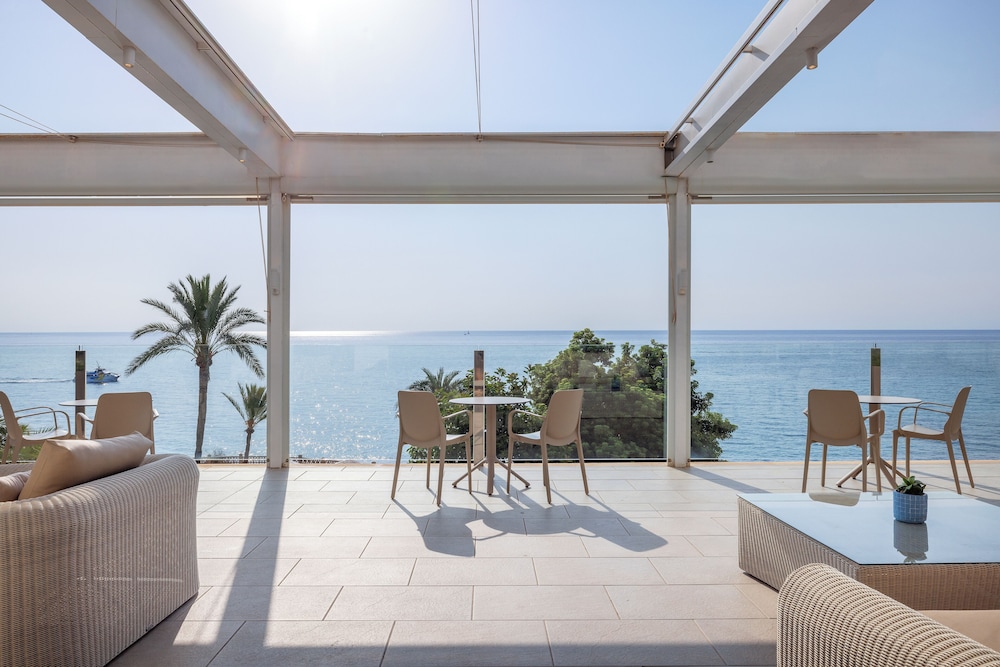 Alua Calas de Mallorca Resort - Hyatt Inclusive Collection — Restaurant & bars in Calas de Mallorca, Balearic Islands