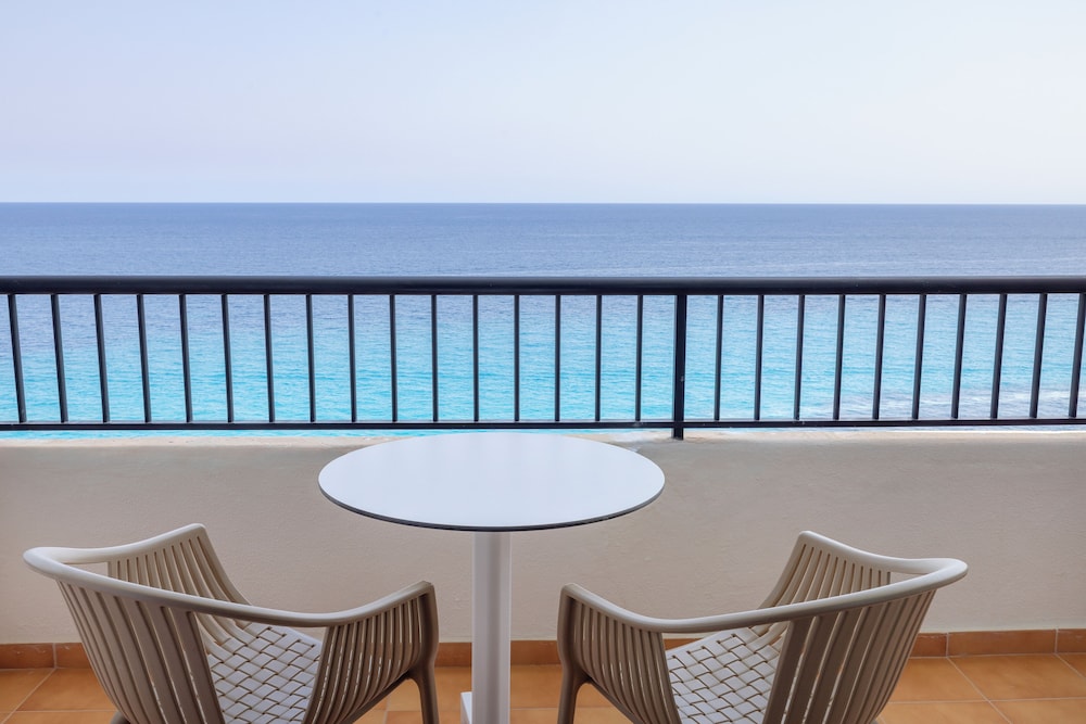 Alua Calas de Mallorca Resort - Hyatt Inclusive Collection — Hotel rooms in Calas de Mallorca, Balearic Islands