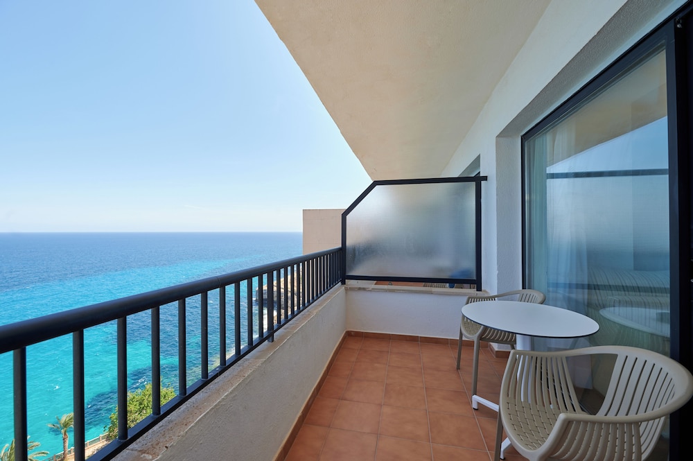 Alua Calas de Mallorca Resort - Hyatt Inclusive Collection — Hotel rooms in Calas de Mallorca, Balearic Islands
