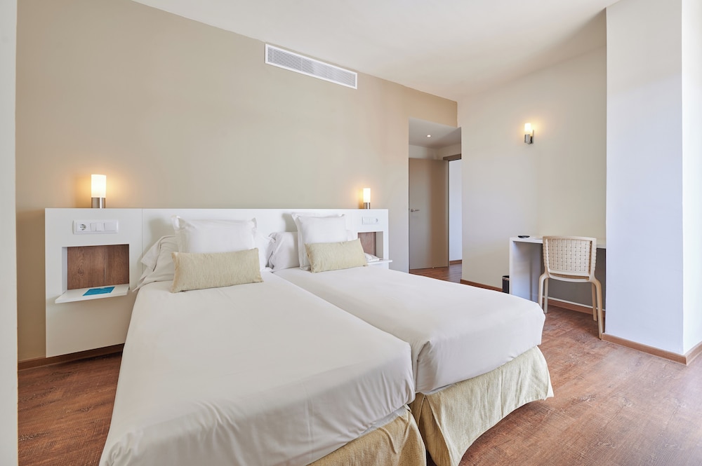 Alua Calas de Mallorca Resort - Hyatt Inclusive Collection — Hotel rooms in Calas de Mallorca, Balearic Islands