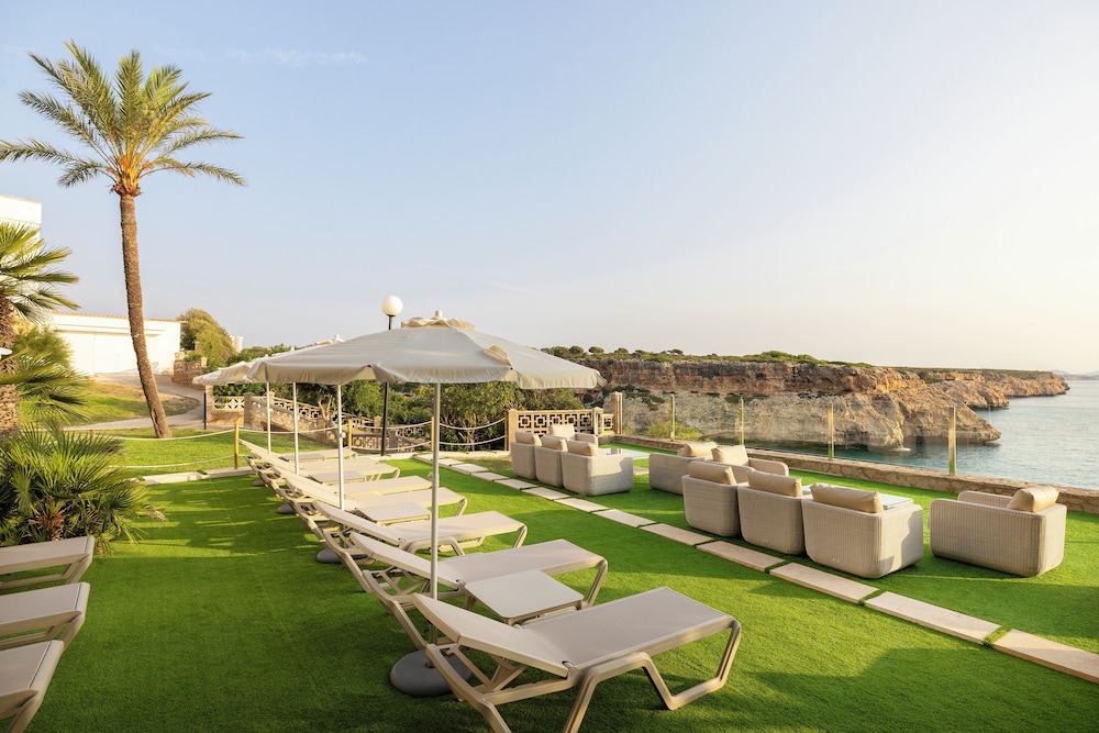Alua Calas de Mallorca Resort - Hyatt Inclusive Collection — Sports & recreation in Calas de Mallorca, Balearic Islands