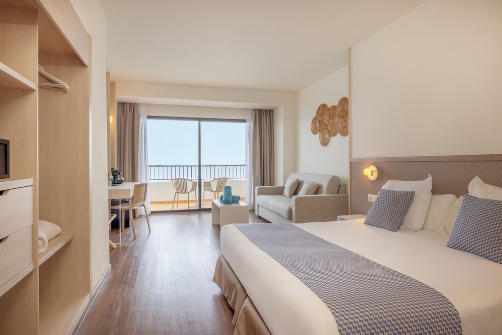 Alua Calas de Mallorca Resort - Hyatt Inclusive Collection — Hotel rooms in Calas de Mallorca, Balearic Islands