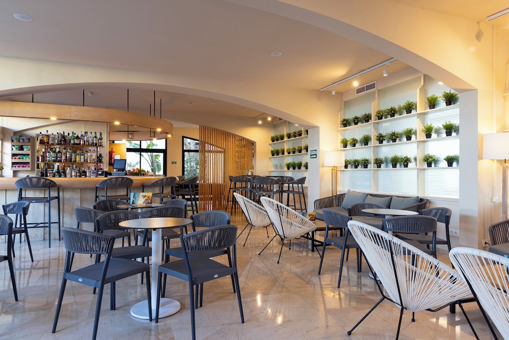 Hotel Eu Bahia Pollença — Restaurant & bars in Puerto Pollensa, Balearic Islands