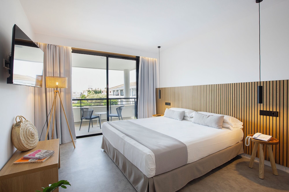 Hotel Eu Bahia Pollença — Hotel rooms in Puerto Pollensa, Balearic Islands