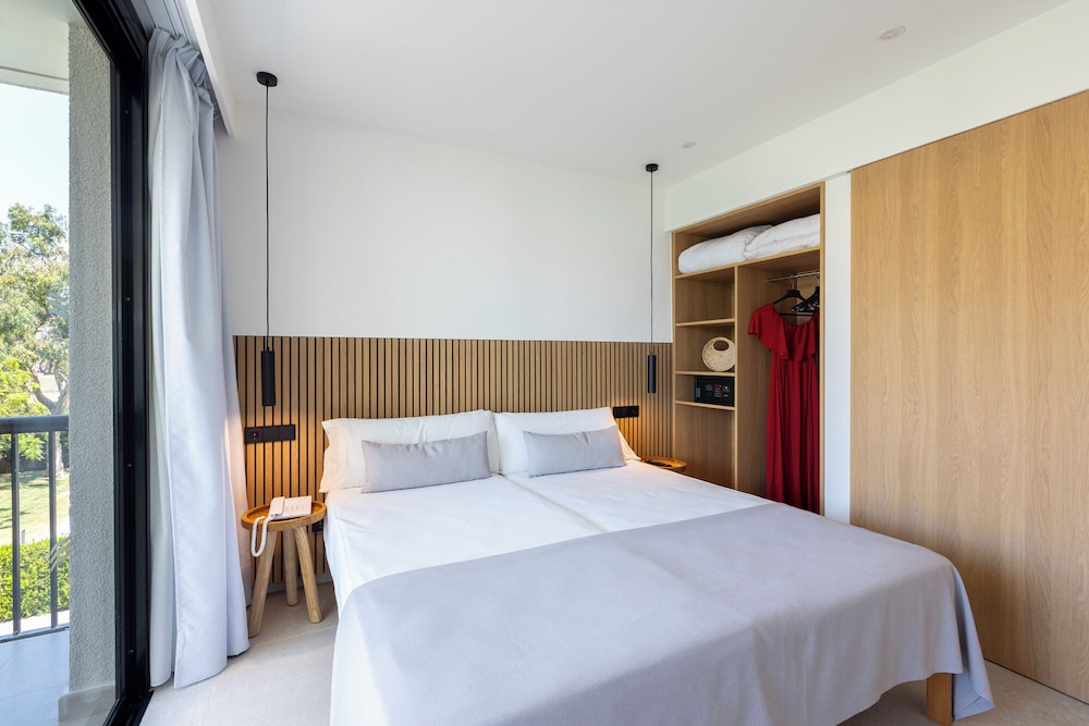 Hotel Eu Bahia Pollença — Hotel rooms in Puerto Pollensa, Balearic Islands