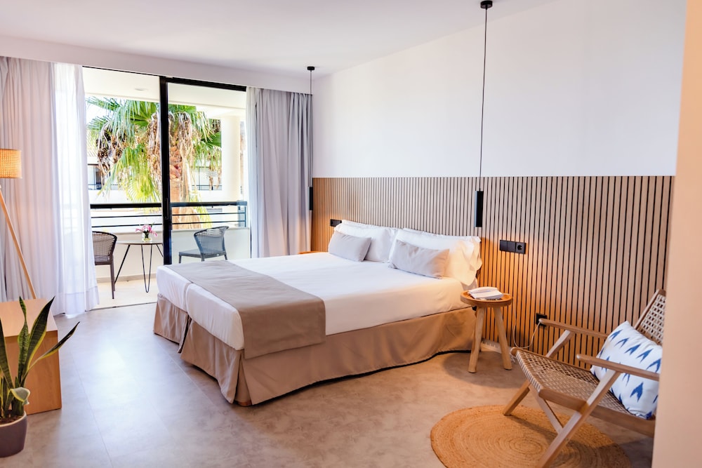 Hotel Eu Bahia Pollença — Hotel rooms in Puerto Pollensa, Balearic Islands