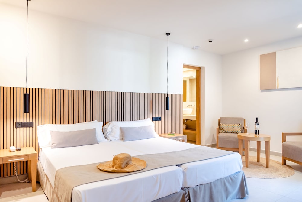 Hotel Eu Bahia Pollença — Hotel rooms in Puerto Pollensa, Balearic Islands