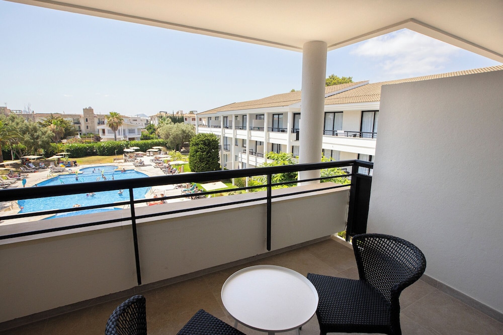 Hotel Eu Bahia Pollença — Hotel rooms in Puerto Pollensa, Balearic Islands