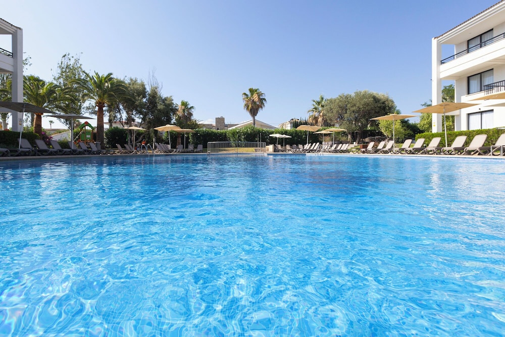 Hotel Eu Bahia Pollença — Swimming pool in Puerto Pollensa, Balearic Islands