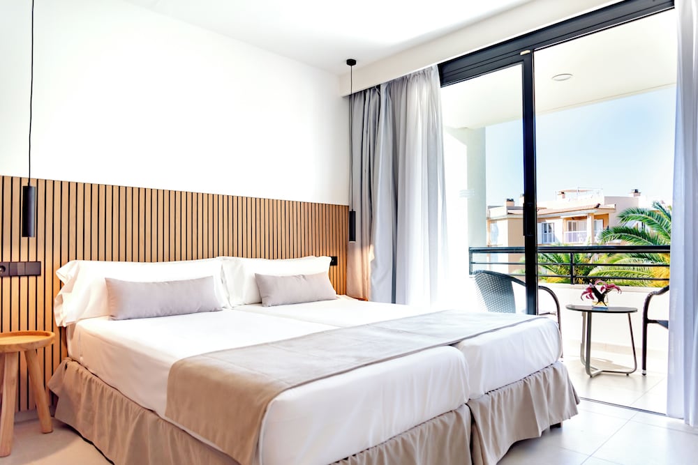 Hotel Eu Bahia Pollença — Hotel rooms in Puerto Pollensa, Balearic Islands