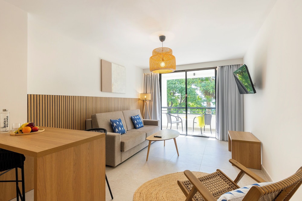 Hotel Eu Bahia Pollença — Hotel rooms in Puerto Pollensa, Balearic Islands