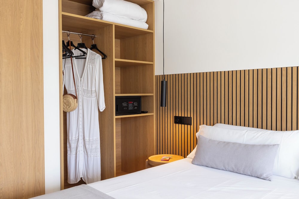 Hotel Eu Bahia Pollença — Hotel rooms in Puerto Pollensa, Balearic Islands