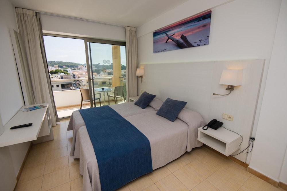 Hotel Bella Mar — Hotel rooms in Cala Ratjada, Balearic Islands