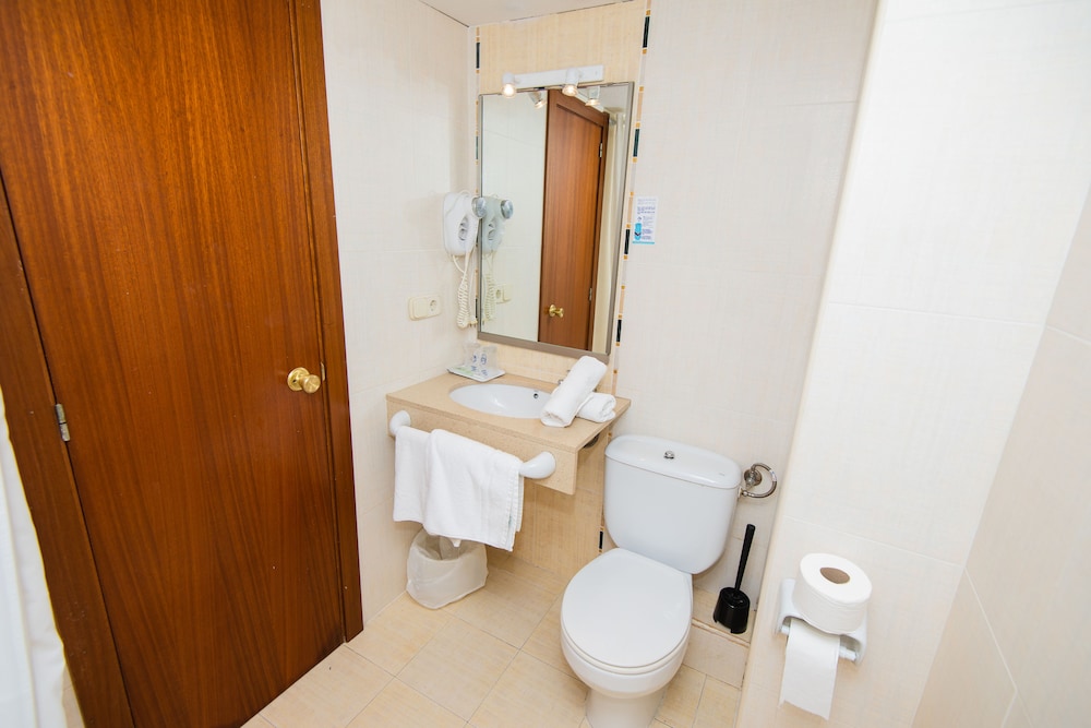 Hotel Bella Mar — Hotel rooms in Cala Ratjada, Balearic Islands