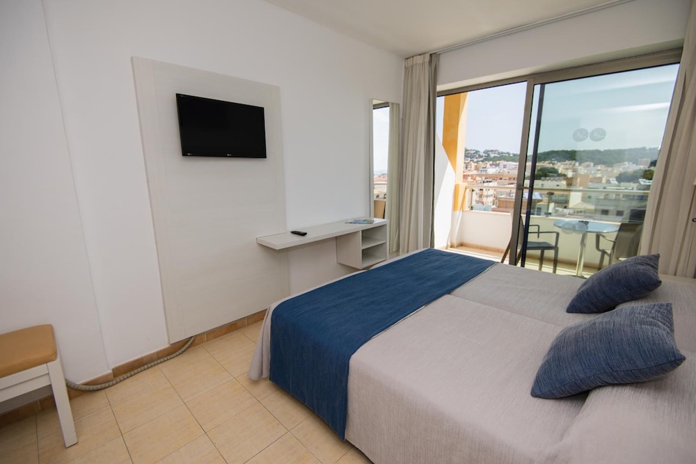 Hotel Bella Mar — Hotel rooms in Cala Ratjada, Balearic Islands