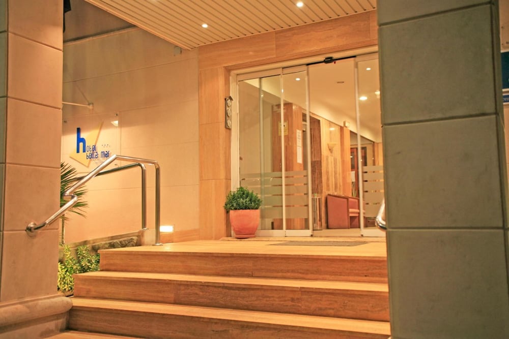 Hotel Bella Mar — Hotel building in Cala Ratjada, Balearic Islands
