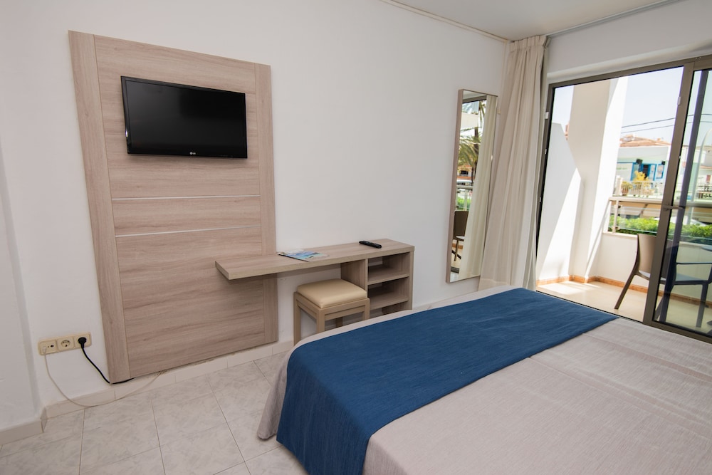 Hotel Bella Mar — Hotel rooms in Cala Ratjada, Balearic Islands