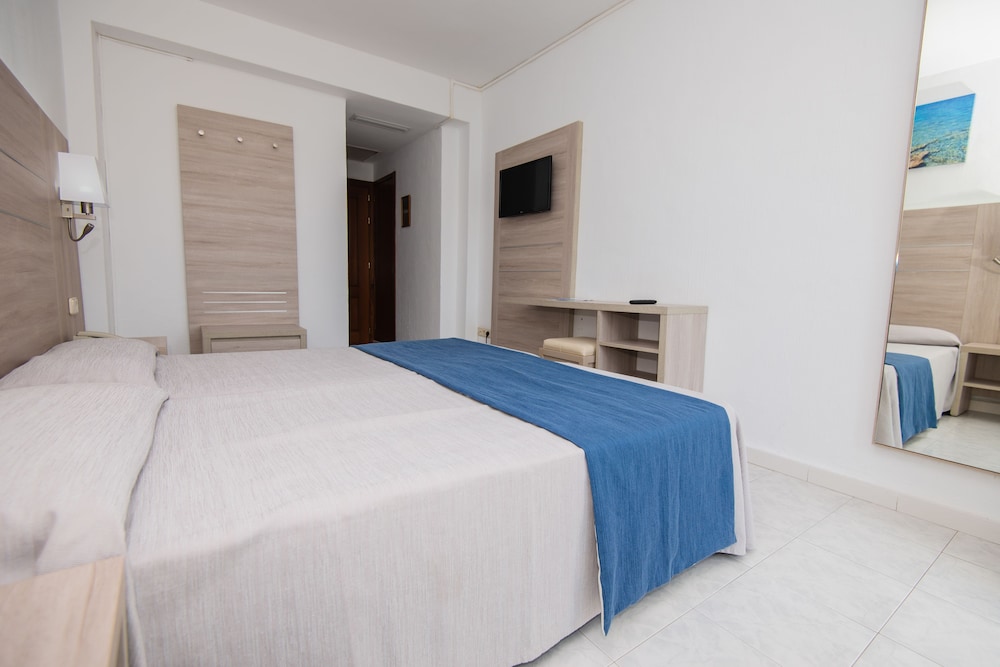 Hotel Bella Mar — Hotel rooms in Cala Ratjada, Balearic Islands