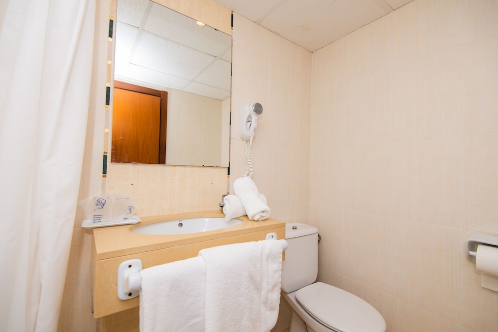 Hotel Bella Mar — Hotel rooms in Cala Ratjada, Balearic Islands