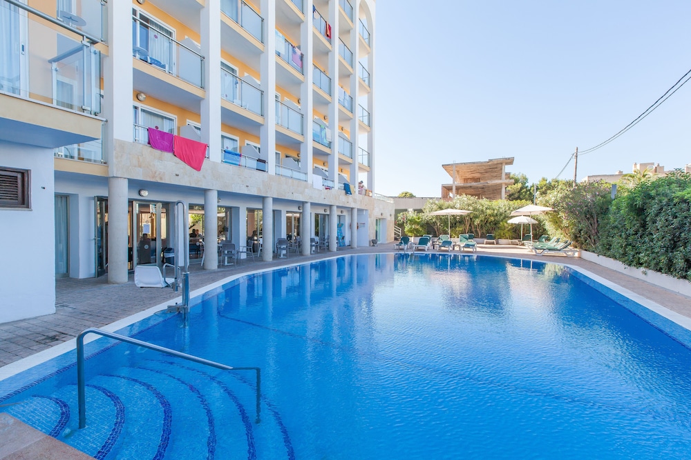 Hotel Bella Mar — Main photo in Cala Ratjada, Balearic Islands