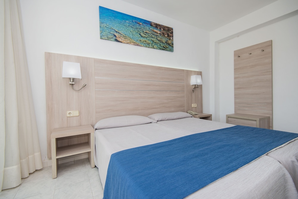 Hotel Bella Mar — Hotel rooms in Cala Ratjada, Balearic Islands