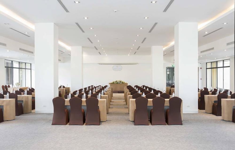 Eastin Thana City Golf Resort Bangkok — Hotel building in Bang Khlo, Bangkok