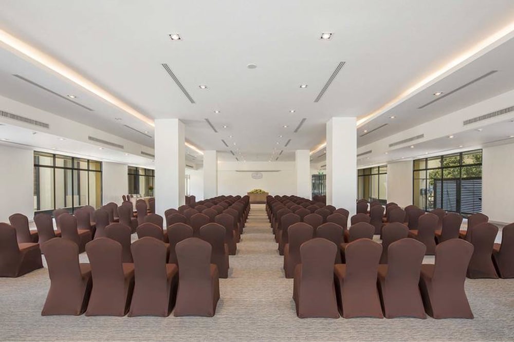 Eastin Thana City Golf Resort Bangkok — Hotel building in Bang Khlo, Bangkok
