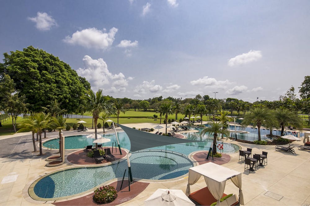Eastin Thana City Golf Resort Bangkok — Main photo in Bang Khlo, Bangkok