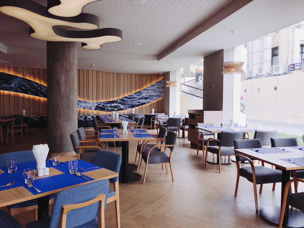Eastin Thana City Golf Resort Bangkok — Restaurant & bars in Bang Khlo, Bangkok