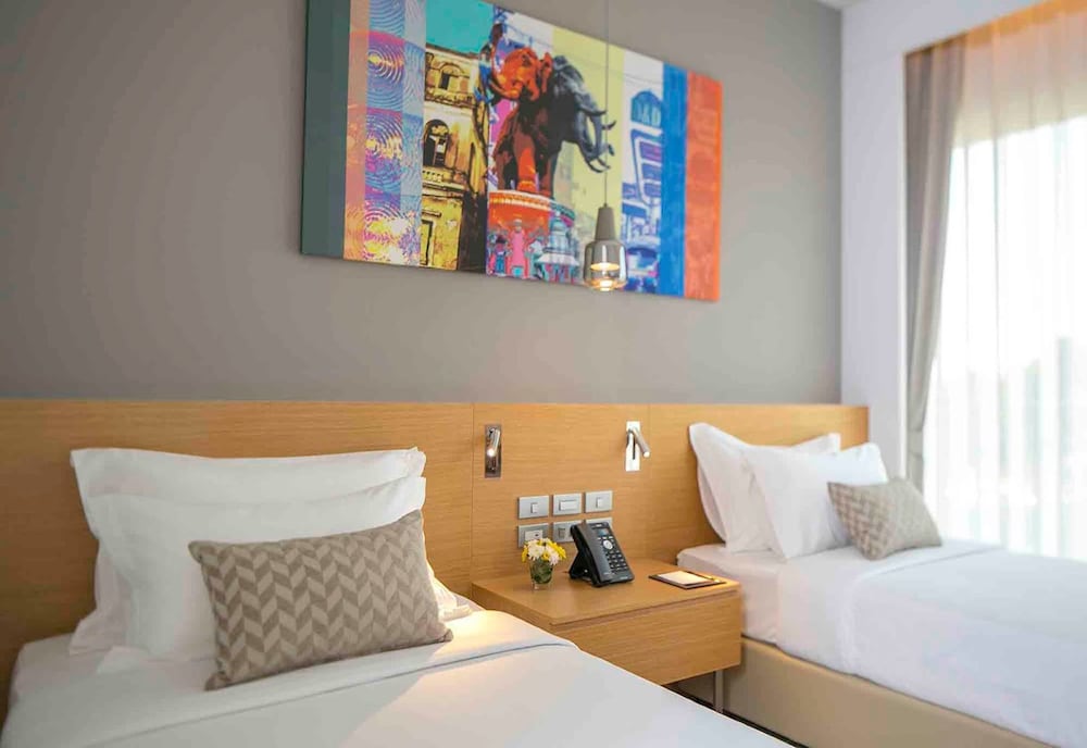 Eastin Thana City Golf Resort Bangkok — Hotel rooms in Bang Khlo, Bangkok