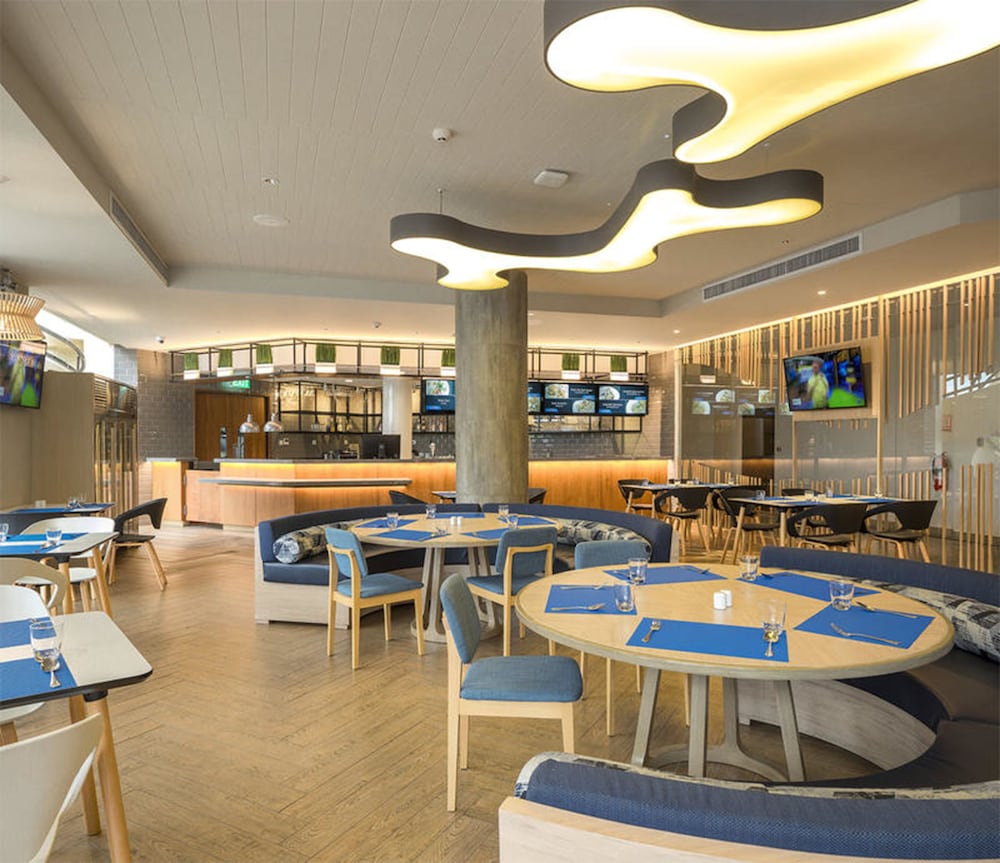 Eastin Thana City Golf Resort Bangkok — Restaurant & bars in Bang Khlo, Bangkok