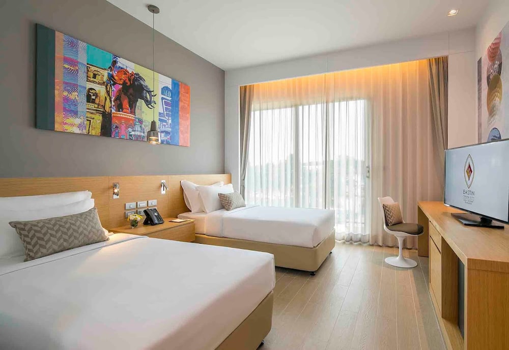 Eastin Thana City Golf Resort Bangkok — Hotel rooms in Bang Khlo, Bangkok