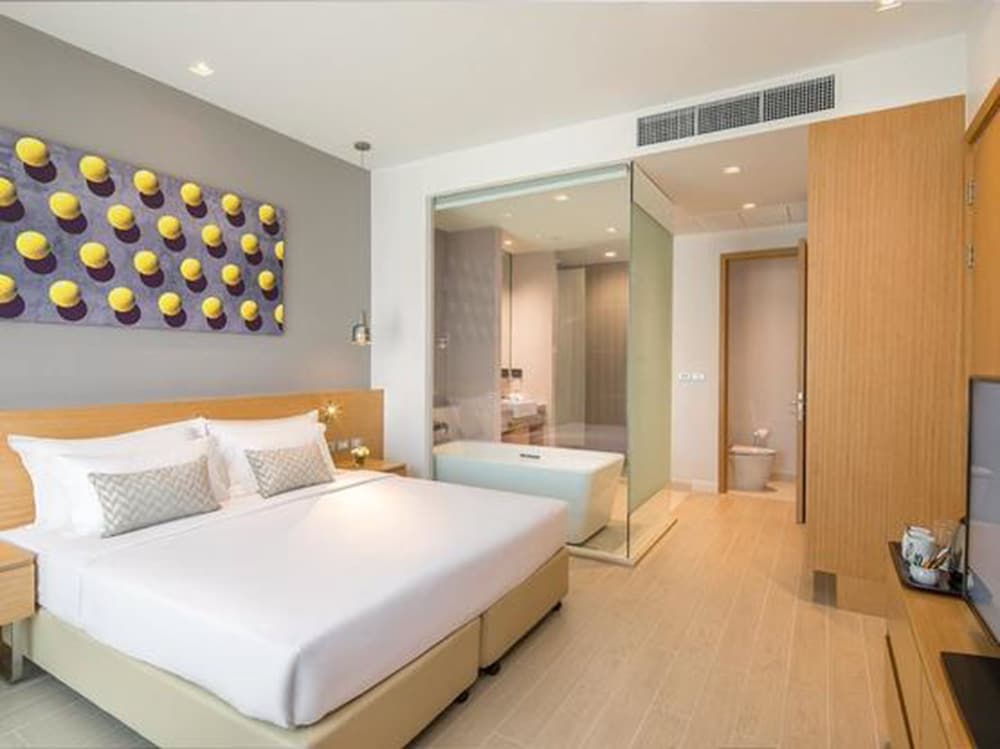Eastin Thana City Golf Resort Bangkok — Hotel rooms in Bang Khlo, Bangkok