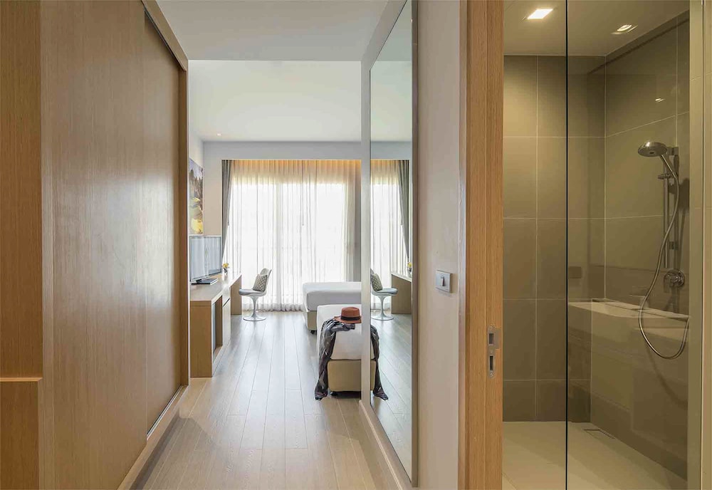 Eastin Thana City Golf Resort Bangkok — Hotel rooms in Bang Khlo, Bangkok