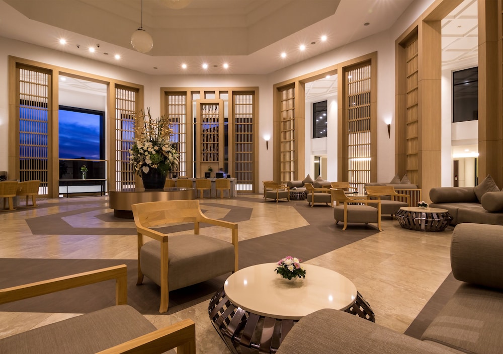 Eastin Thana City Golf Resort Bangkok — Hotel building in Bang Khlo, Bangkok