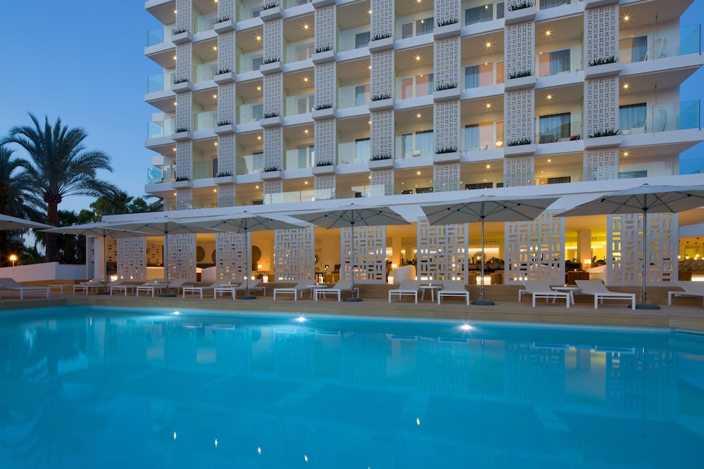 HM Balanguera Beach- Adults Only — Hotel building in Playa de Palma, Balearic Islands