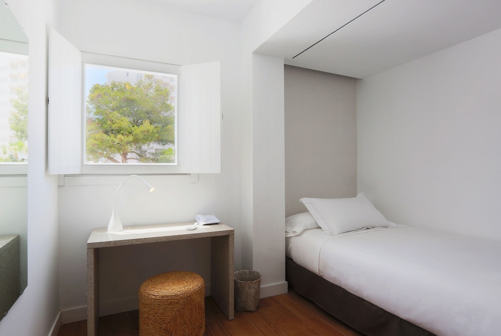 HM Balanguera Beach- Adults Only — Hotel rooms in Playa de Palma, Balearic Islands