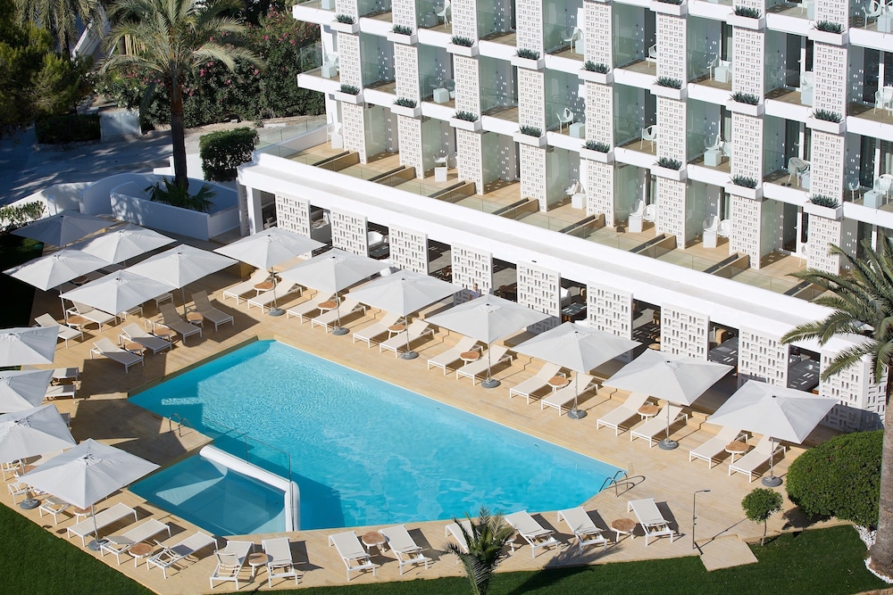 HM Balanguera Beach- Adults Only — Swimming pool in Playa de Palma, Balearic Islands