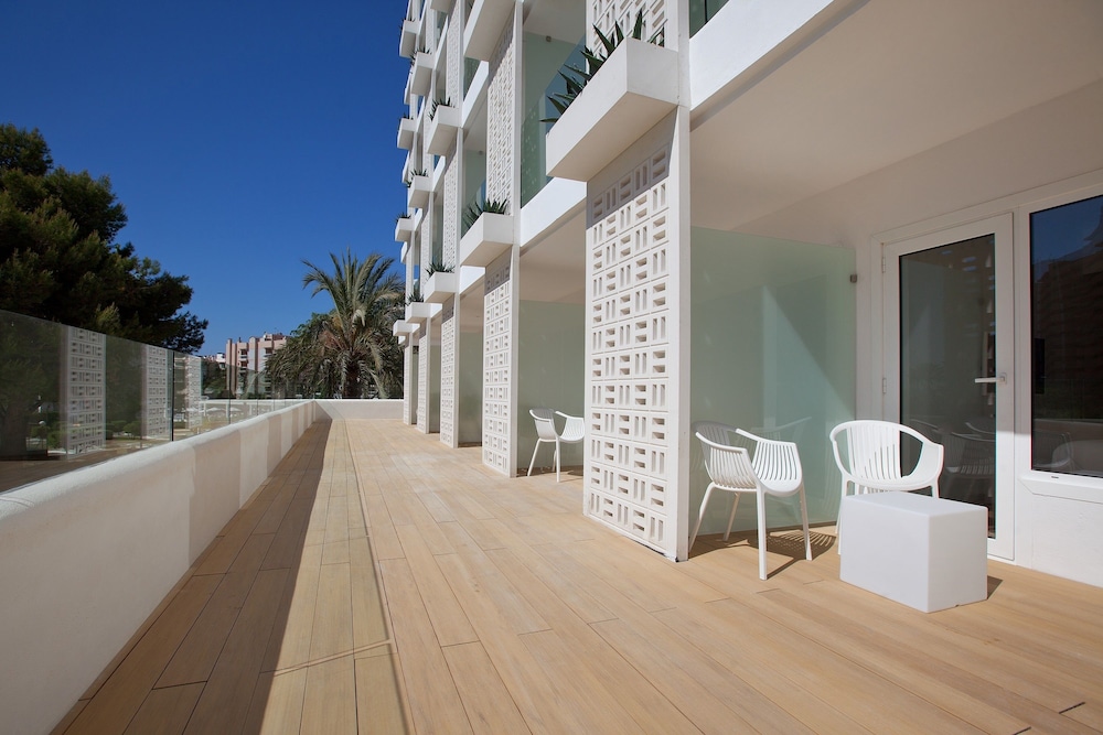 HM Balanguera Beach- Adults Only — Hotel building in Playa de Palma, Balearic Islands
