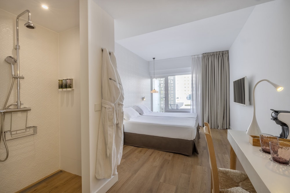 HM Balanguera Beach- Adults Only — Hotel rooms in Playa de Palma, Balearic Islands