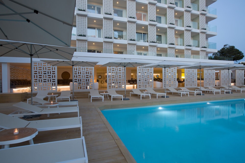 HM Balanguera Beach- Adults Only — Swimming pool in Playa de Palma, Balearic Islands