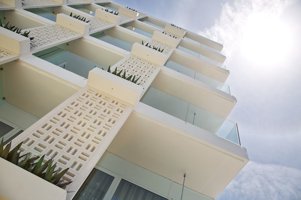 HM Balanguera Beach- Adults Only — Hotel building in Playa de Palma, Balearic Islands
