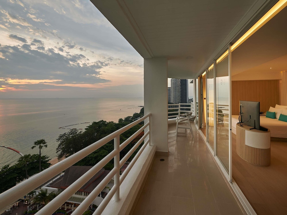 Pullman Pattaya Hotel G — Hotel rooms in Pattaya, Chonburi