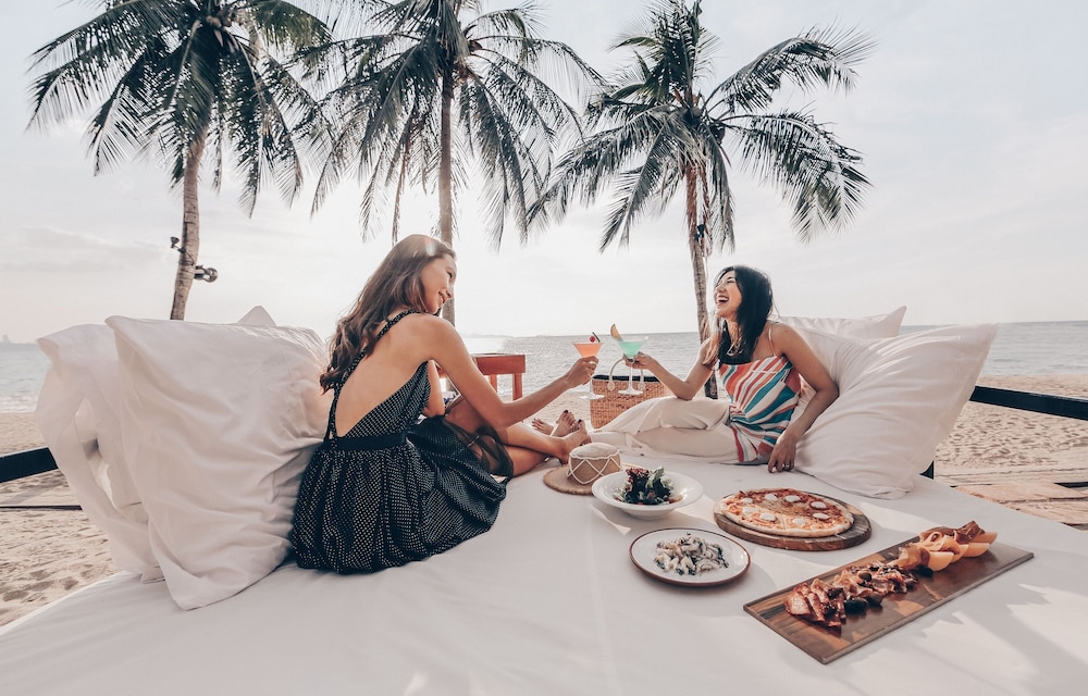 Pullman Pattaya Hotel G — Beach in Pattaya, Chonburi