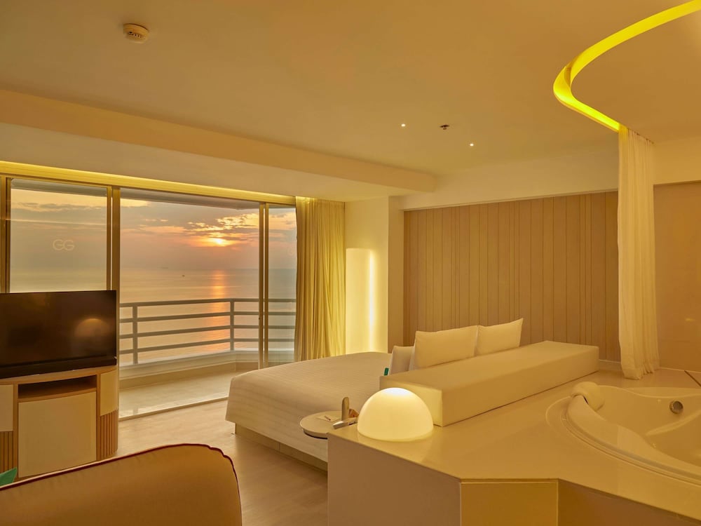 Pullman Pattaya Hotel G — Hotel rooms in Pattaya, Chonburi