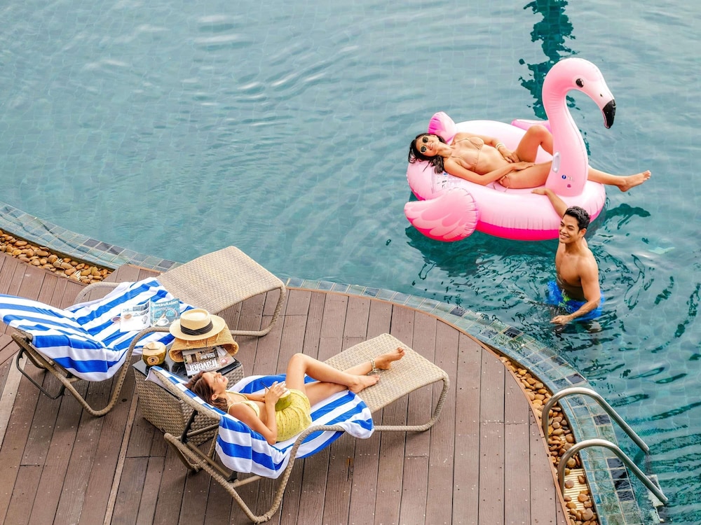 Pullman Pattaya Hotel G — Swimming pool in Pattaya, Chonburi
