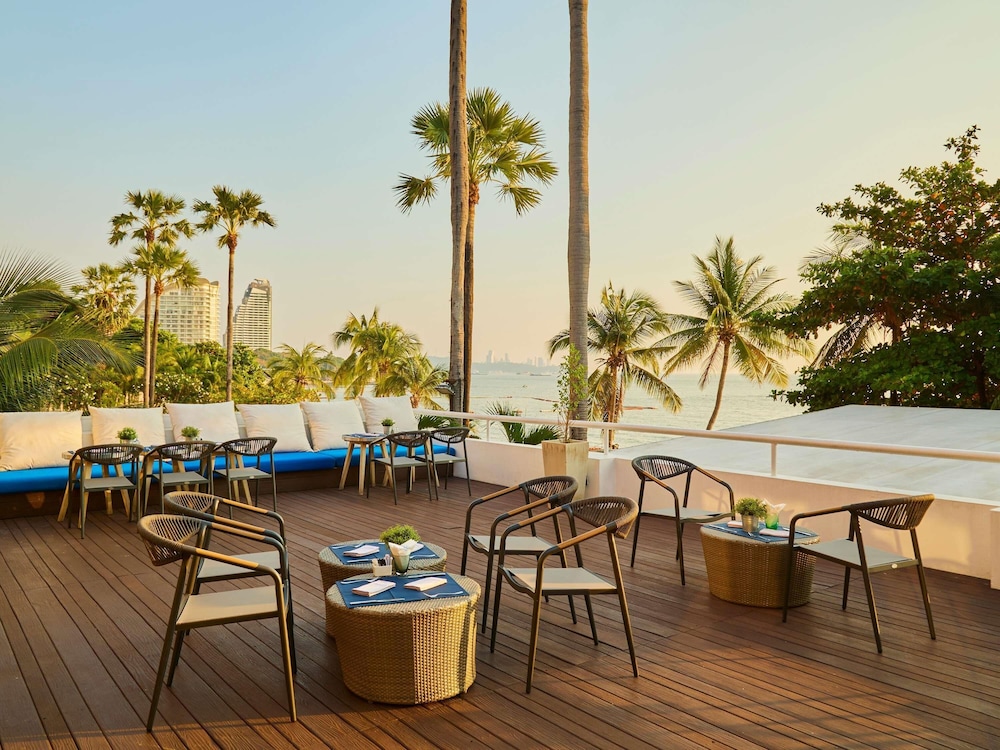 Pullman Pattaya Hotel G — Restaurant & bars in Pattaya, Chonburi