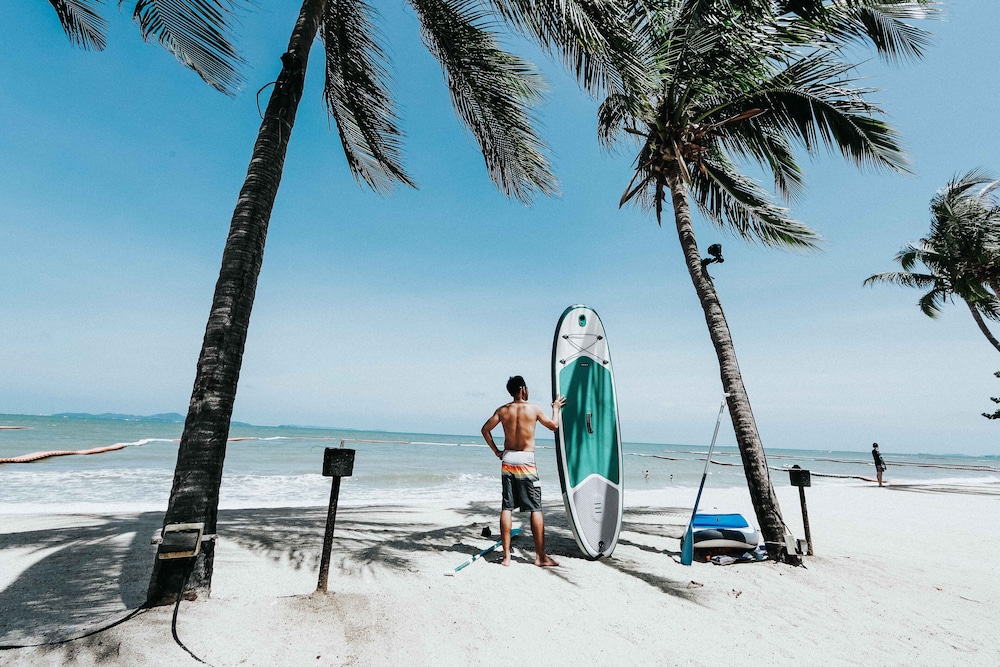 Pullman Pattaya Hotel G — Beach in Pattaya, Chonburi