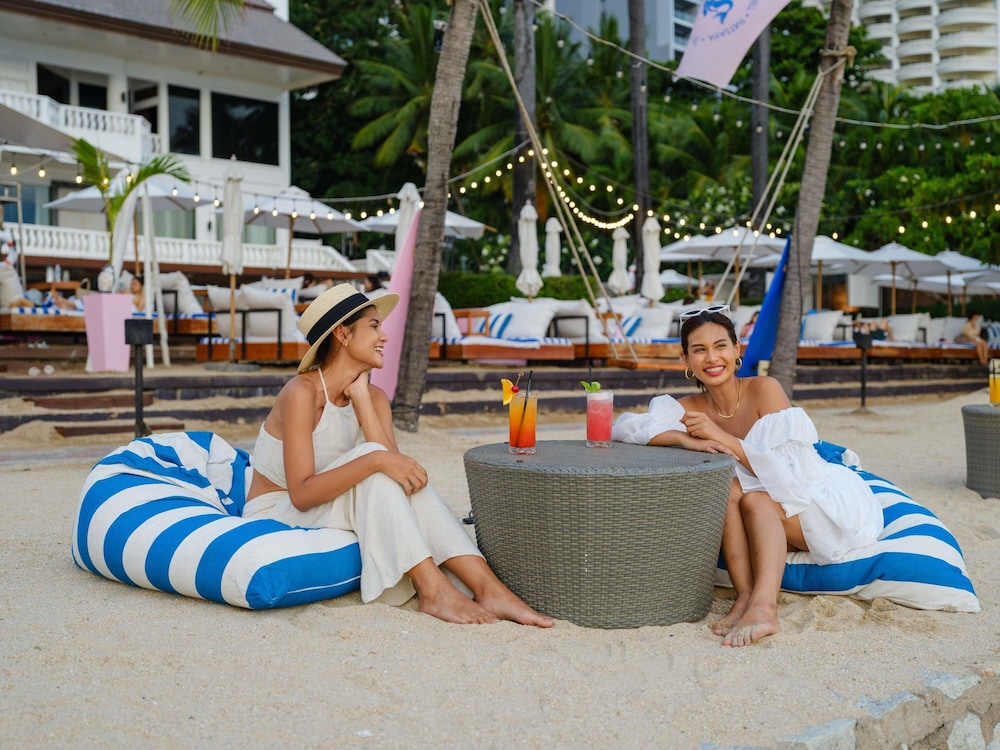 Pullman Pattaya Hotel G — Beach in Pattaya, Chonburi