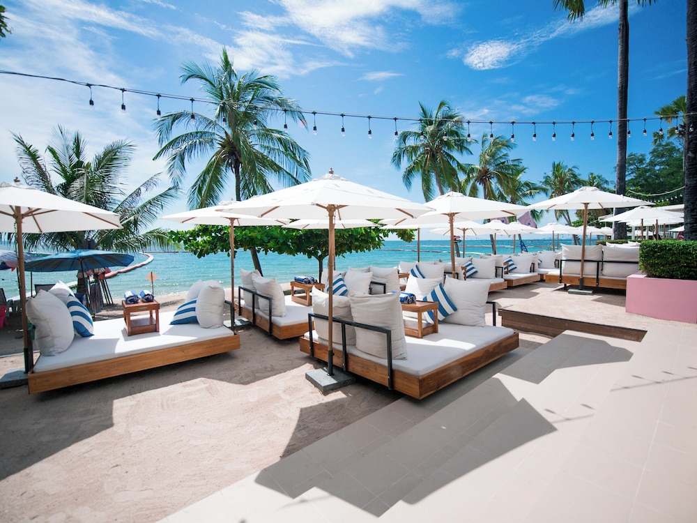 Pullman Pattaya Hotel G — Beach in Pattaya, Chonburi